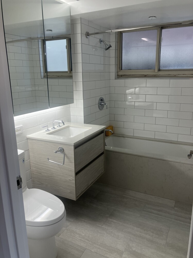 Chelsea Place H Line Bathroom - 7H